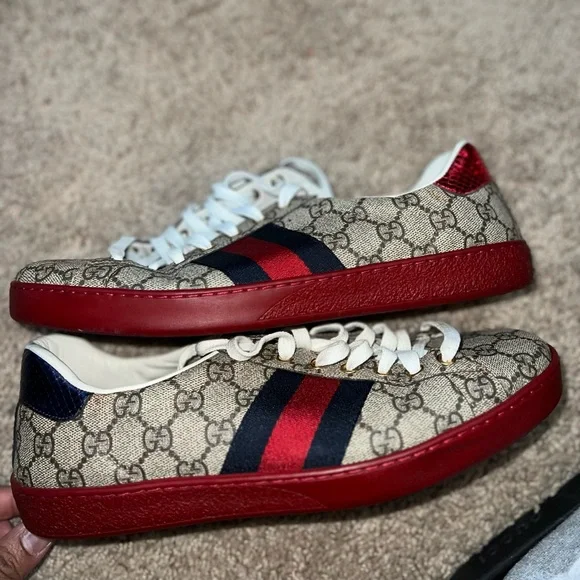 Gucci Beige and Red Logo Sneakers Gucci Beige GG Supreme Canvas Ace Sneakers Size 40.5 – LFC Ltd main image 3